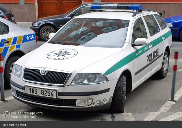 Praha - Policie - 1A5 8254 - FuStW