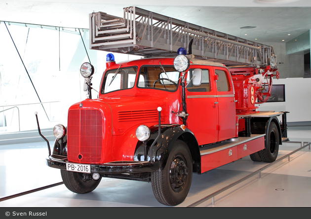 Stuttgart - Mercedes-Benz Museum - DL 22