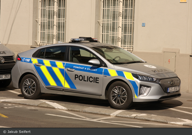 Praha - Policie - EL5 83AD - FuStW