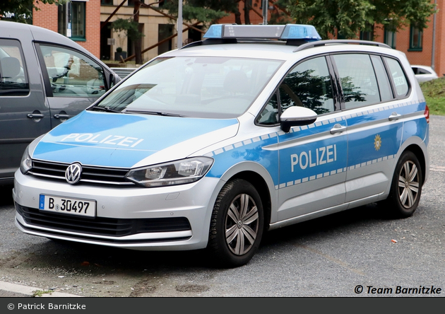 B-30497 - VW Touran - FuStW