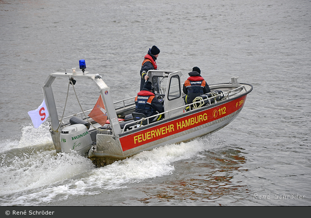 Florian Hamburg Neuland Kleinboot