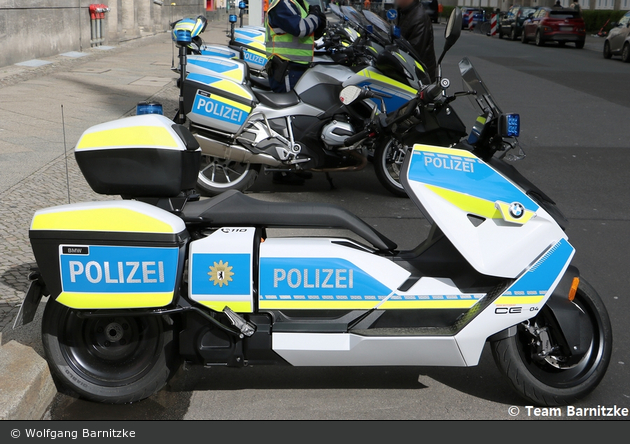 B-7113E - BMW CE 04-P - KRad