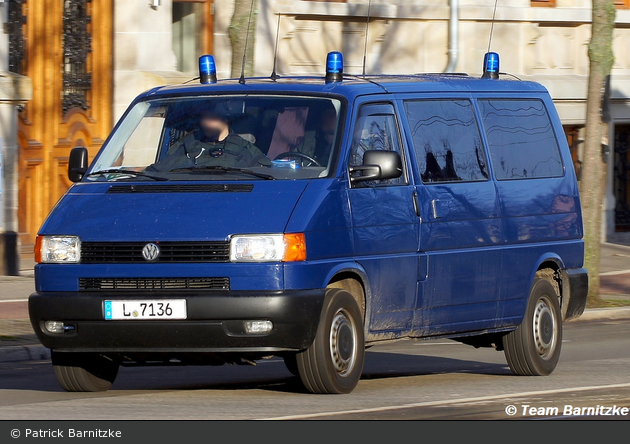 L-7136 - VW T4 - BeDoKW