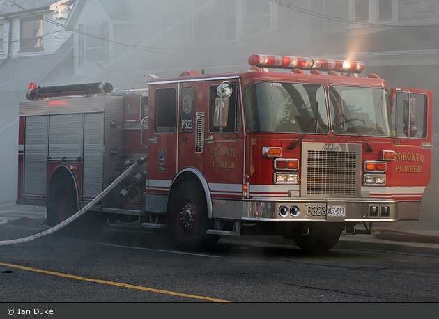 Toronto - Fire Service - Pumper 323