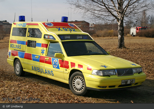 Bollnäs - Landstinget Gävleborg - Ambulans - 45 932 (a.D.)