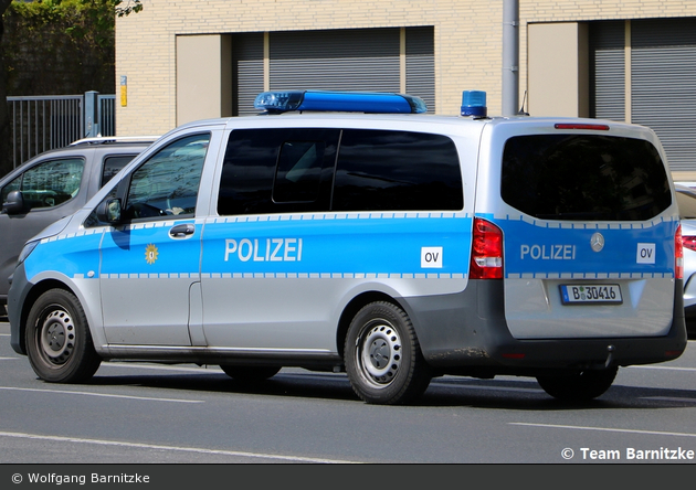 B-30416 - MB Vito - Kleinbus mit Funk