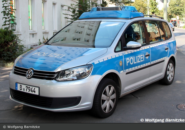 B-7944 - VW Touran - FuStW