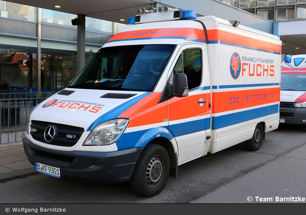 Krankentransport Fuchs - KTW (B-KF 9301)
