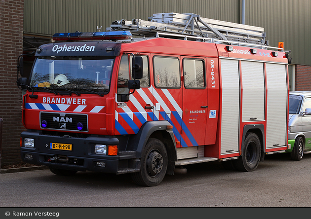 Neder-Betuwe - Brandweer - HLF - 08-8431 (a.D.)
