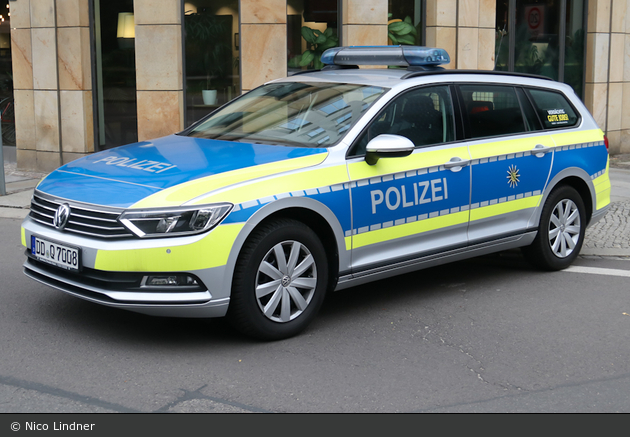 DD-Q 7008 - VW Passat Variant - FuStW