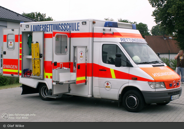 Halle (Saale) - ASB/DRK Rettungsdienstschule - RTW (a.D.)
