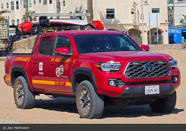 Santa Monica - Los Angeles County Fire Department - Lifeguard Patrol A25