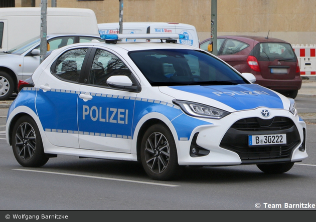 B-30222 - Toyota Yaris Hybrid - FuStW