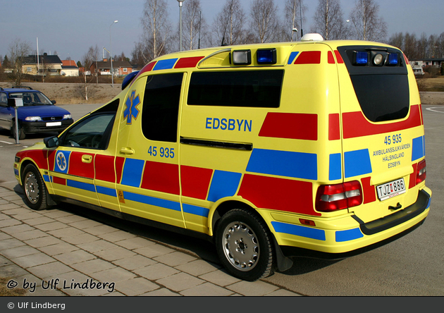 Edsbyn - Landstinget Gävleborg - Ambulans - 45 935 (a.D.)
