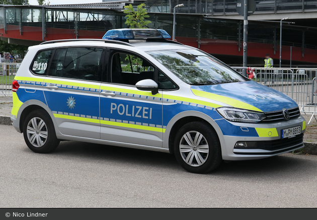 M-PM 8893 - VW Touran - FuStW