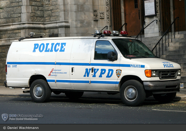 NYPD - Manhattan - 19th Precinct - GefKW 5015