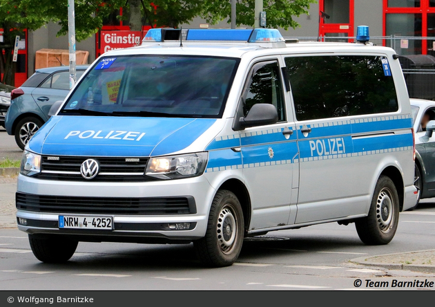 NRW4-4252 - VW T6 - HGruKw