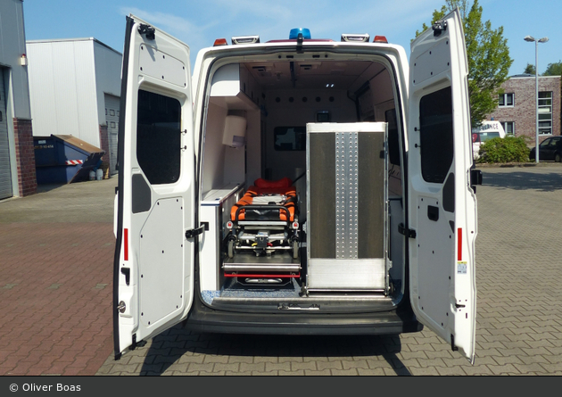 Bremen - Akut Ambulanz - KTW (HB-AA 596)