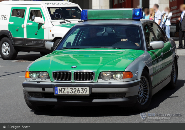 MZ-32639 - BMW 7er - FuStW