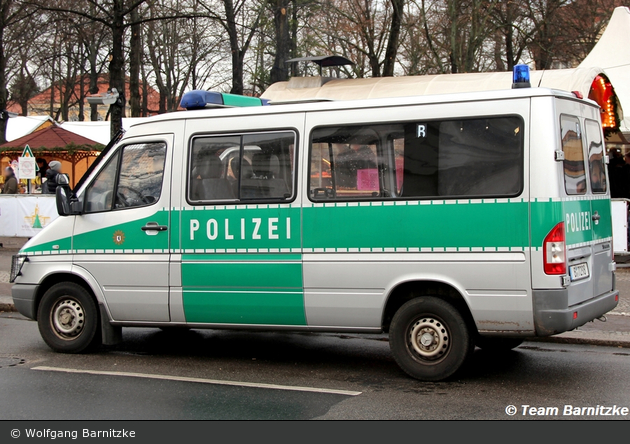 B-7298 - MB Sprinter 311 CDI - GruKW
