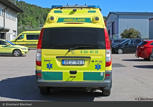 Uddevalla - Västra Götaland Ambulanssjukvård - RTW - 3 54-9110