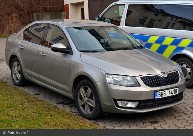 Náchod - Policie - Radarwagen - 6H5 4418