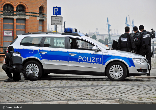 Polizei - VW Passat - FuStW - HH-7027