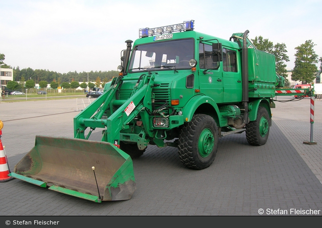 BP42-551 - MB Unimog U 2150 L - Bergungsräumgerät