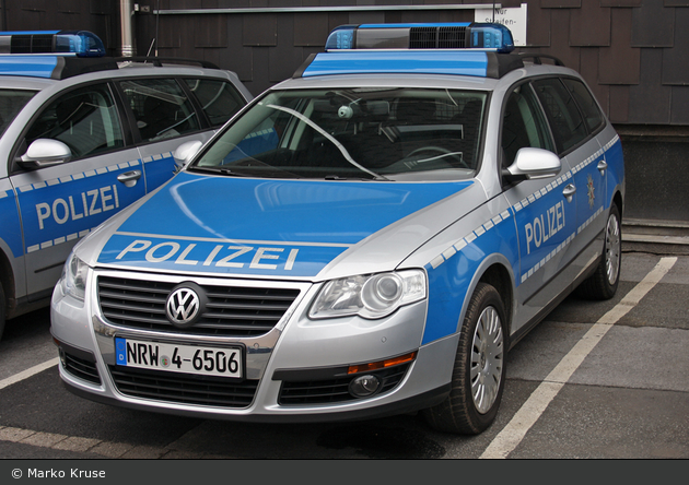 NRW4-6506 - VW Passat Variant - FuStW