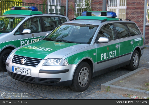 B-30271 - VW Passat Variant - FuStW