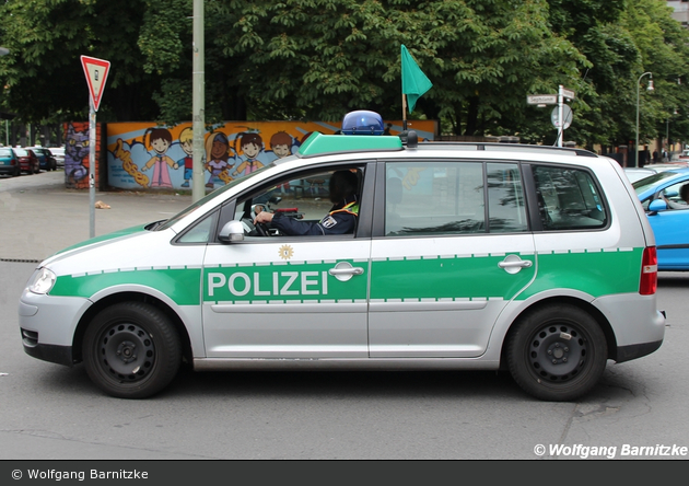 B-7410 - VW Touran 2.0 TDI - FuStW