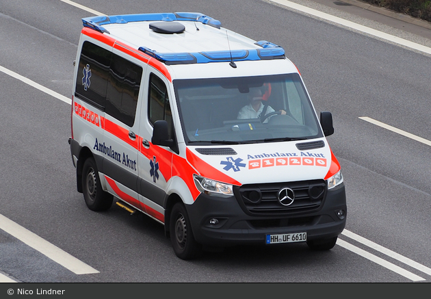 Ambulanz Akut - KTW (HH-UF 6610)
