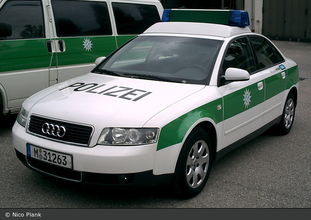 M-31263 - Audi A4 - FuStW - München