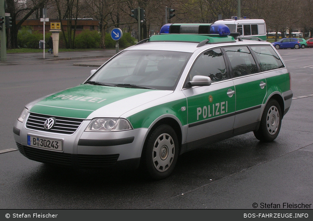 B-30243 - VW Passat Variant - FuStW (a.D.)