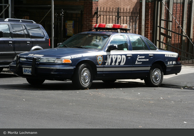 NYPD - Manhattan - 24th Precinct - Auxiliary Police - FuStW AP124 (a.D.)