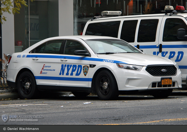 NYPD - Manhattan - Strategic Response Group 1 - FuStW 4052