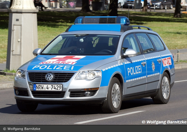 NRW4-7429 - VW Passat Variant - FuStW