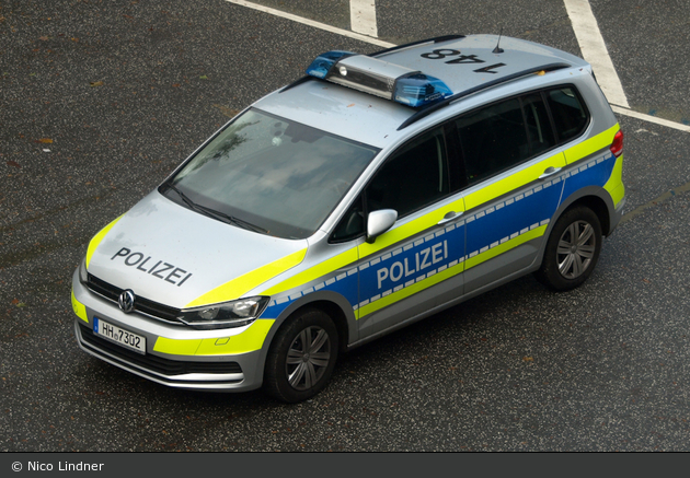 HH-7302 - VW Touran - FuStW