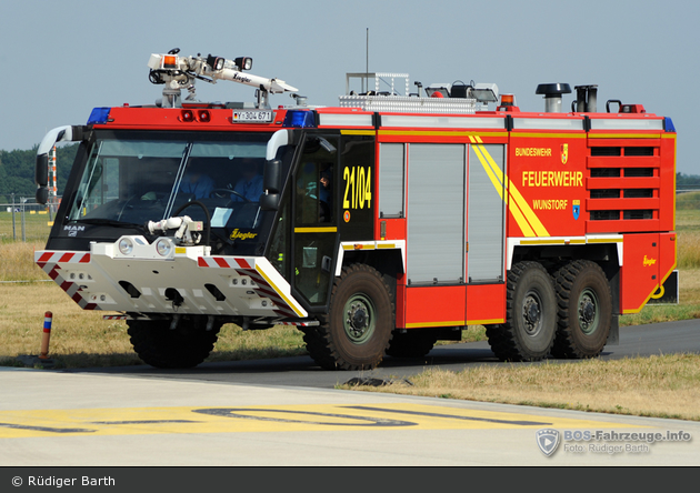 Wunstorf - Feuerwehr - FlKfz Mittel, Flugplatz (21/04)
