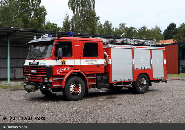 Selaön - Strängnäs Räddningstjänst - Släck-/Räddningsbil - 2 41-4210 (a.D.)