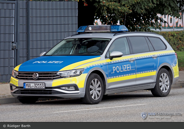 MVL-32113 - VW Passat Variant - FuStW