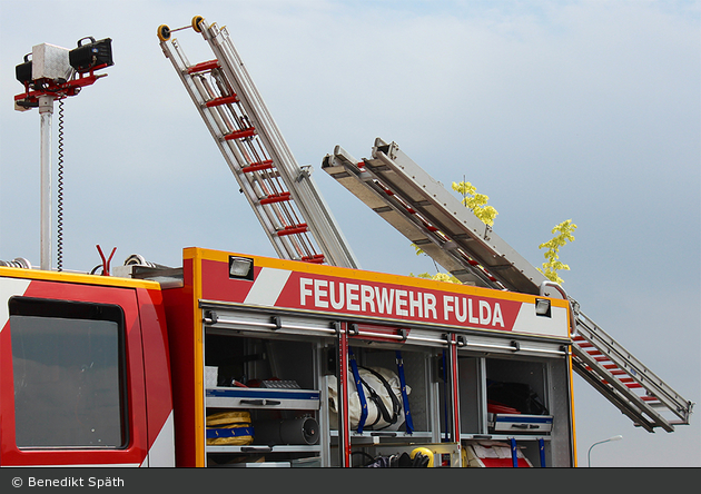 FLORIAN FULDA 01/44-01