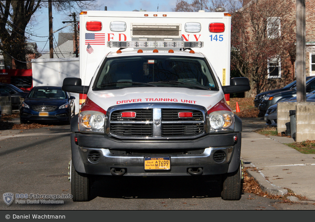 einsatzfahrzeug-fdny-ems-driver-training-unit-0145-fahrschul-rtw