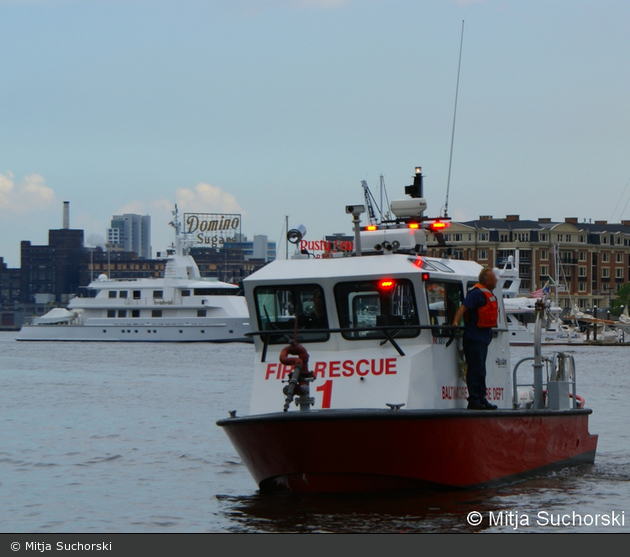 Baltimore - Baltimore City Fire Department - Fire Rescue Boat 001 (alt)