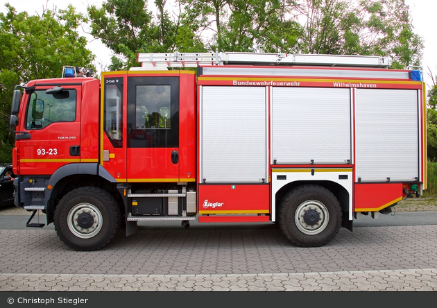 Wilhelmshaven - Feuerwehr - FlKfz-Gebäudebrand 2. Los(Florian Wilhelmshaven 93/23)