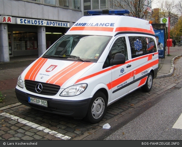 ASG Ambulanz KTW 02-02 (a.D./2) (HH-BP 981)