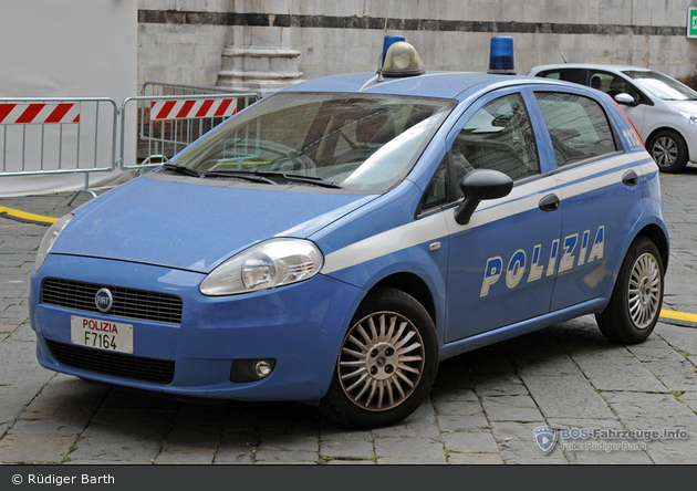 Einsatzfahrzeug: siena polizia di stato fustw f7164 bos ... Polizia di stato siena