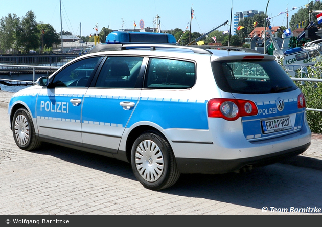 FRI-P 9017 - VW Passat Variant - FuStW