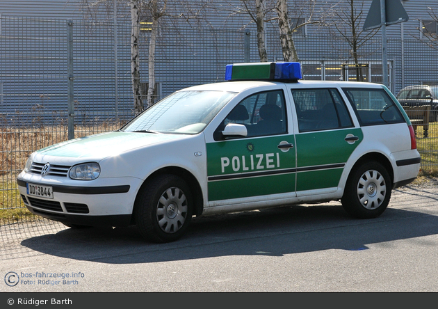 Dresden - VW Golf Variant - FuStW