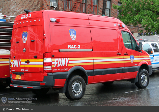 Einsatzfahrzeug: FDNY - Bronx - RAC 3 - GW - BOS-Fahrzeuge ...